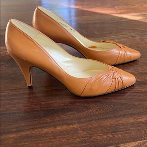 As 7.5 Proxy Women's Tan Brown Heels with Knot Detail